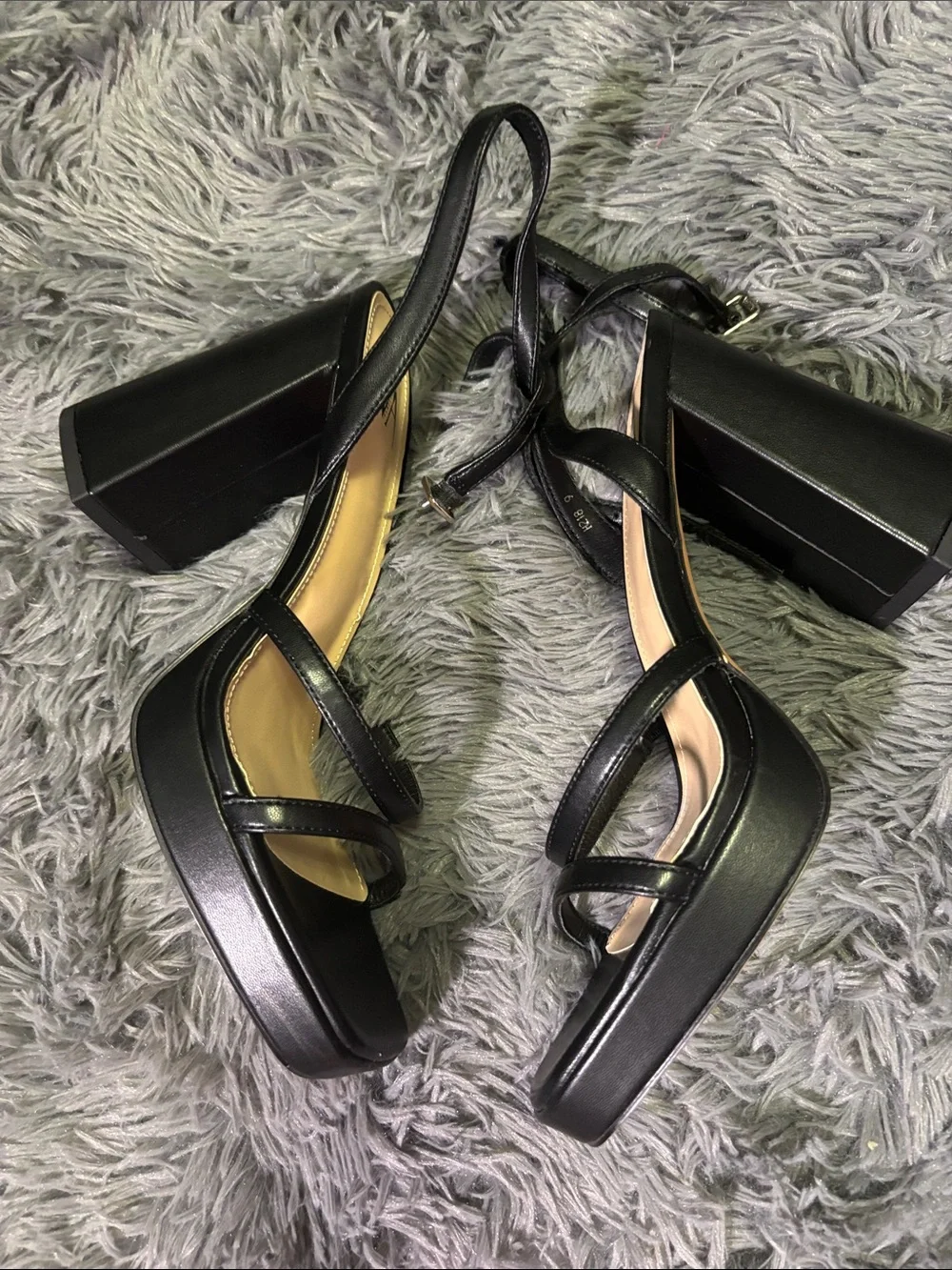 Women's Black Strappy chunky Block high Heel Sandals NEW sz 9